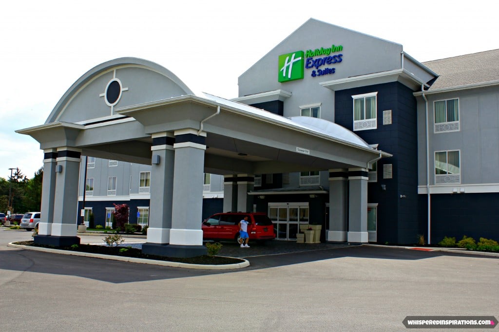 The entrance of a Holiday Inn Express in Ohio.