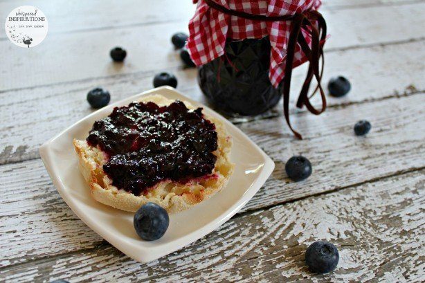 A closer look at the organic blueberry jam recipe. 