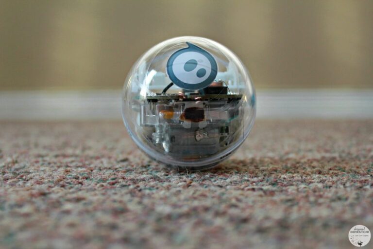 Sphero SPRK Edition: A Robotic Toy That Helps Kids Code & Have Fun + Giveaway!