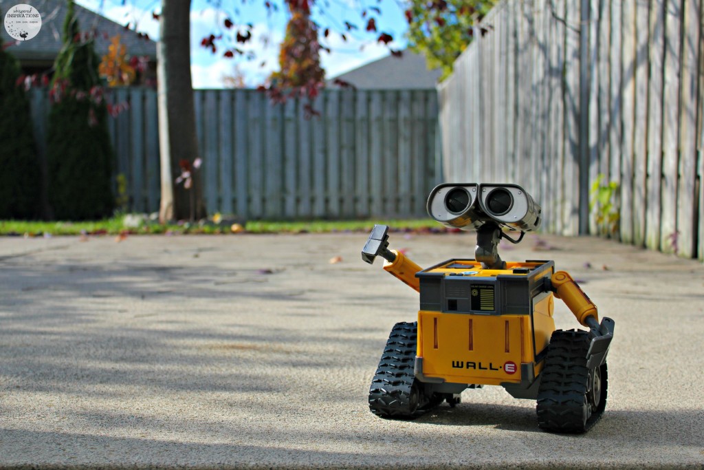 Thinkaway-UCommand-Wall-E-01