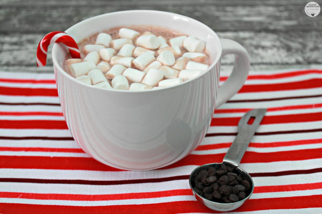 Mint Hot Chocolate in a mug, showing the gift you give when you use the printables.