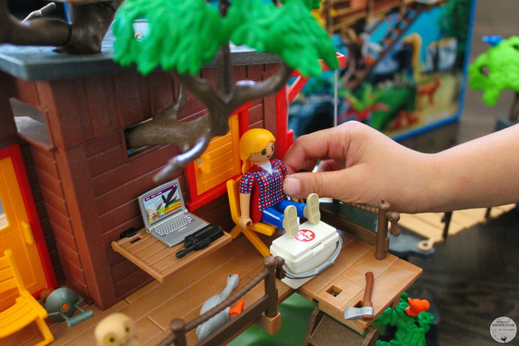 Playmobil wildlife 2024 adventure treehouse