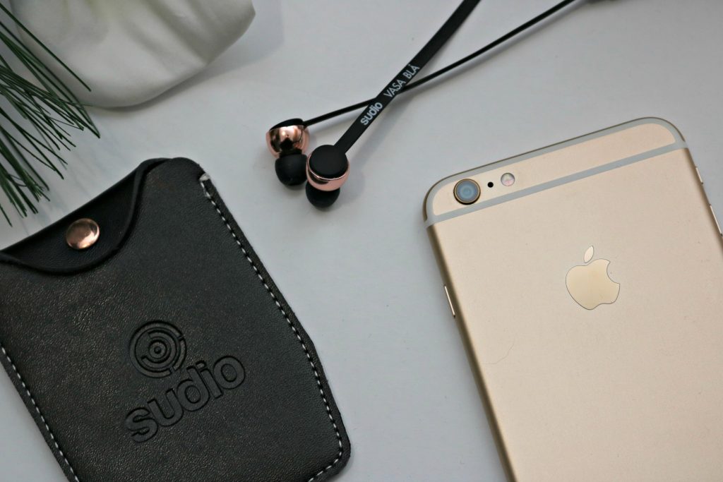 Enjoy Wireless Freedom with Stylish Vasa BLÅ Headphones from Sudio Sweden! #tech 