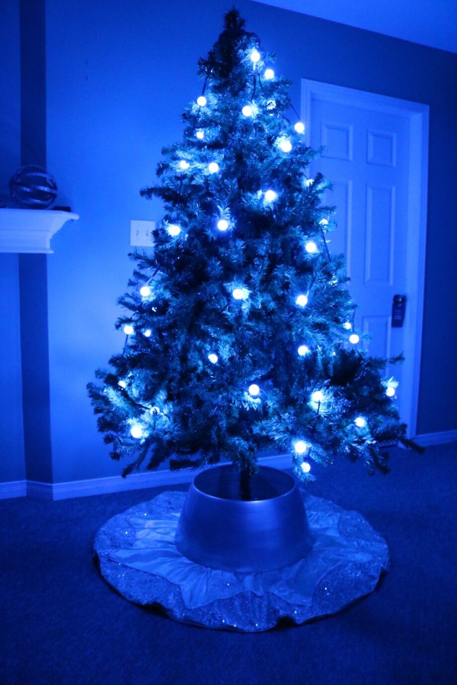 Tangled Christmas Lights this Year with Tree Dazzler Christmas