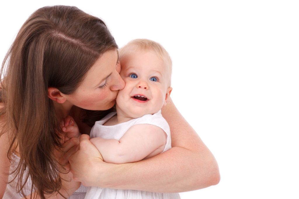 6 Tips and Essential Products to Help New Moms Cope with Motherhood! #tips