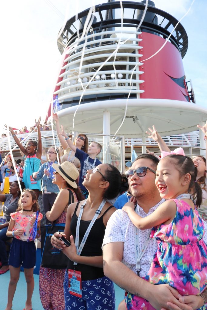 8 Things to Do at Disney's Castaway Cay! #DisneySMMC