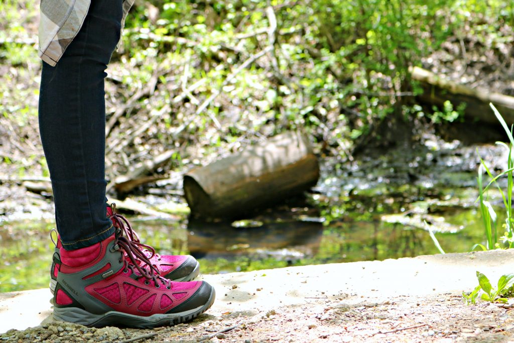 What to Pack When Hiking with Kids + Top Family Friendly Trails in Ontario! #TakeAHike