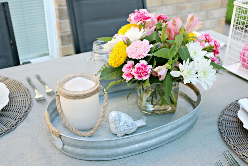 Dine Al Fresco with this Shabby Chic Farm Style Table Setting!