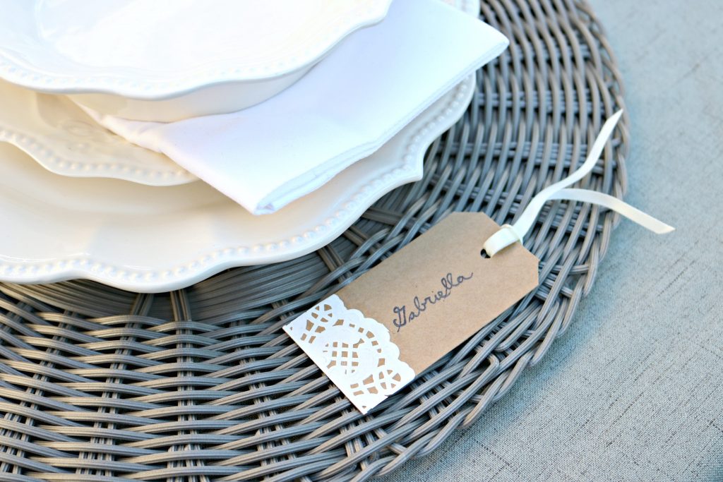 Dine Al Fresco with this Shabby Chic Farm Style Table Setting!