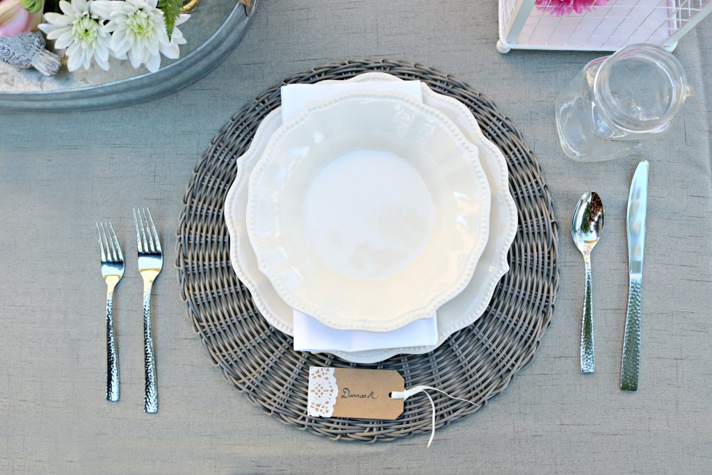 Dine Al Fresco with this Shabby Chic Farm Style Table Setting!