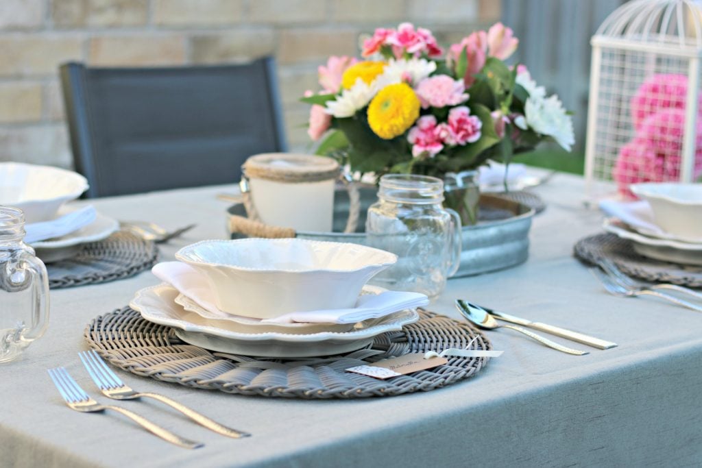 Dine Al Fresco with this Shabby Chic Farm Style Table Setting!