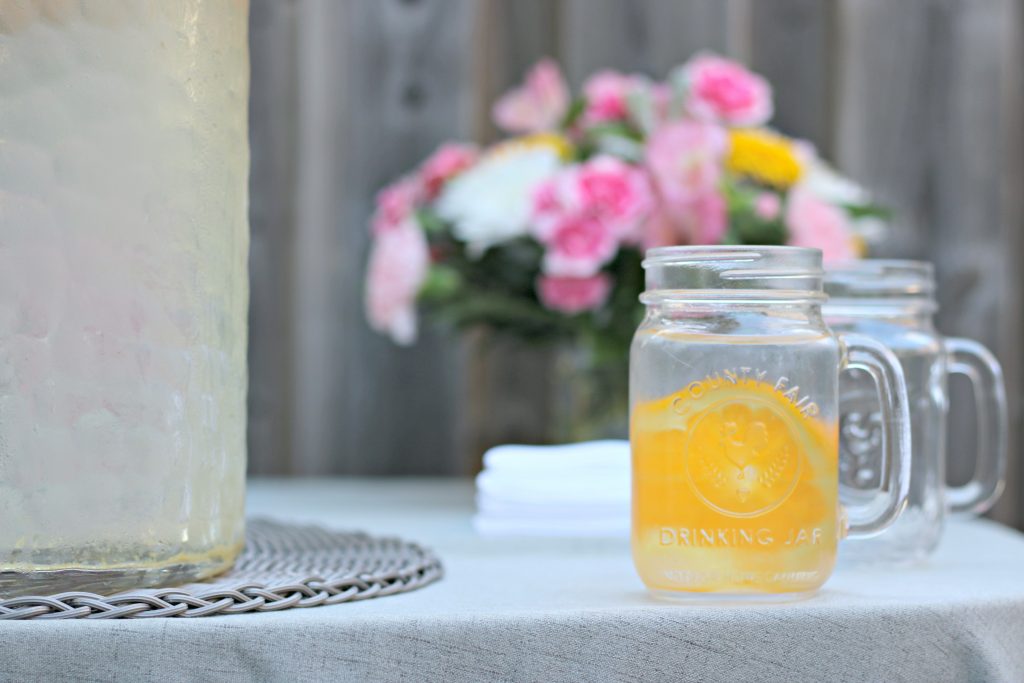 Dine Al Fresco with this Shabby Chic Farm Style Table Setting!