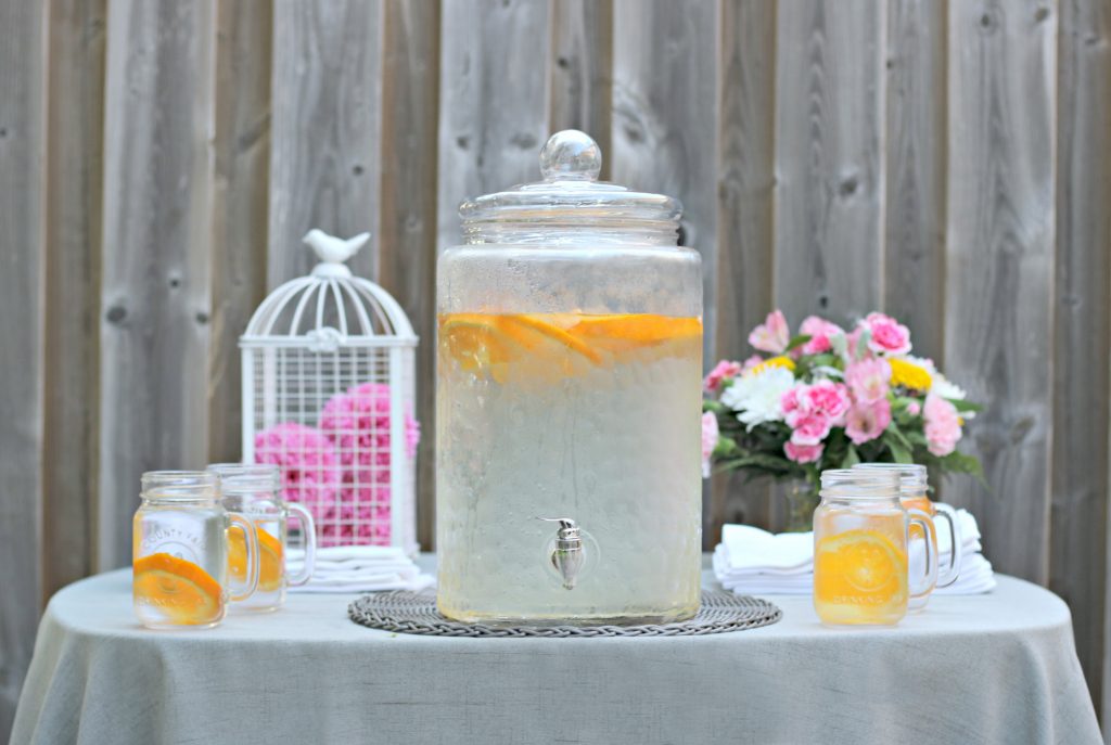 Dine Al Fresco with this Shabby Chic Farm Style Table Setting!