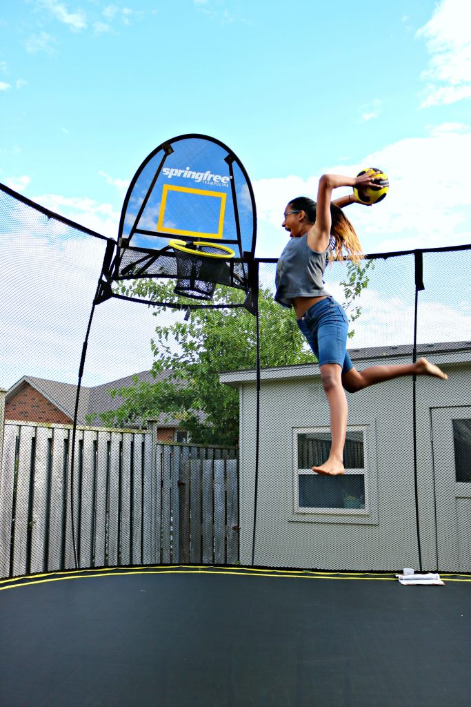 How to Keep Your Family Active with a Springfree Trampoline!