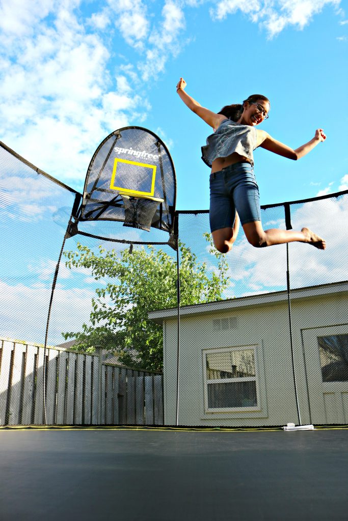 How to Keep Your Family Active with a Springfree Trampoline!