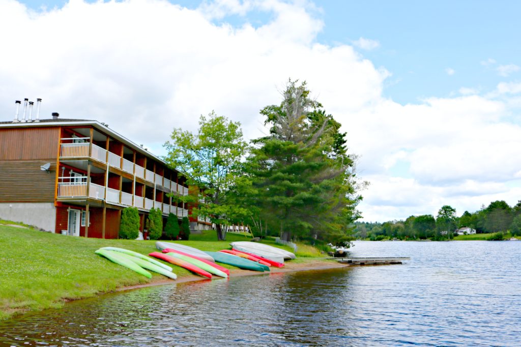 9 Reasons Why Staying at Couples Resort in Algonquin is EXACTLY What You Need!