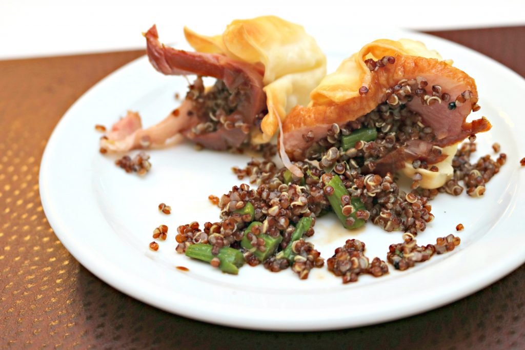 A delicious appetizer stuffed with quinoa and green beans. 