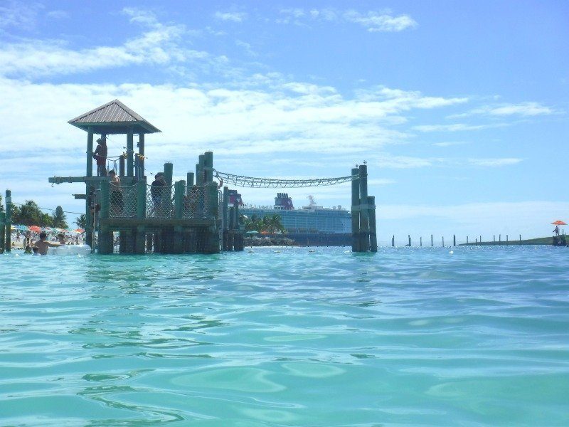 A beautiful water park at Castaway Cay in the Bahamas. If you love photography and taking pics on-the-go, here are 9 reasons why you'll love the FinePix XP 120 Camera! 