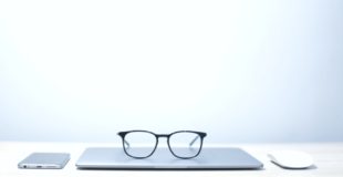 Top 4 Factors to Consider When Choosing Frames for Your Glasses!