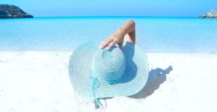 4 Travel Fashion Essentials For Your Next Getaway!