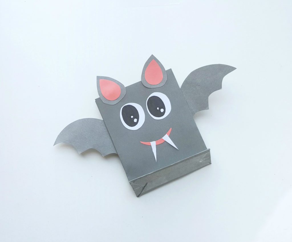 The final product showing the cutest bat treat bag. 