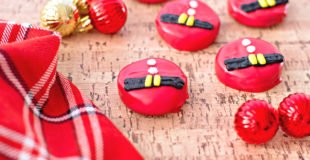 Santa Belt Chocolate Covered Oreos