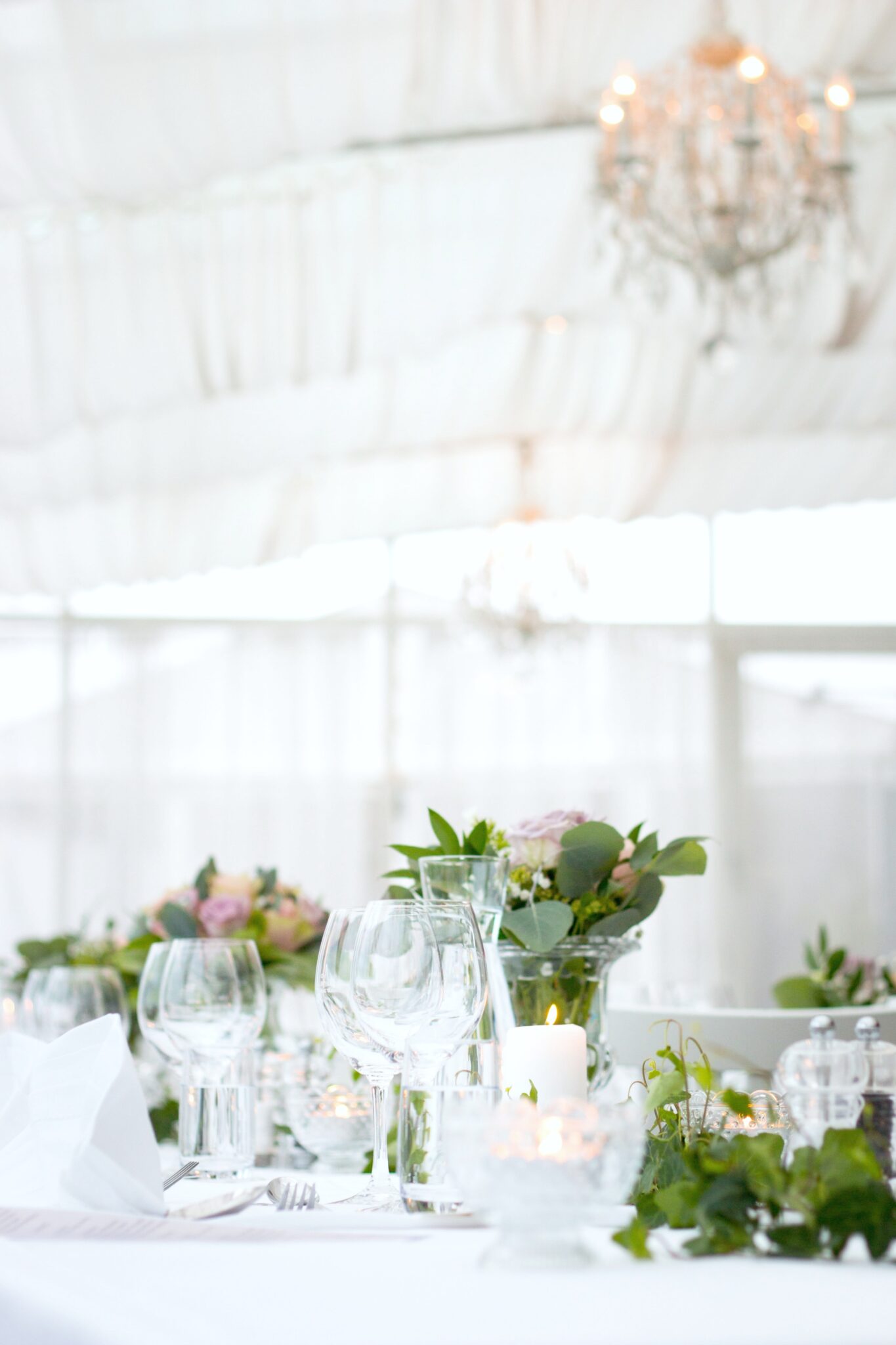A table decorated and set for a wedding. Weddings have changed since the pandemic, here is how to plan the perfect wedding for 2021.