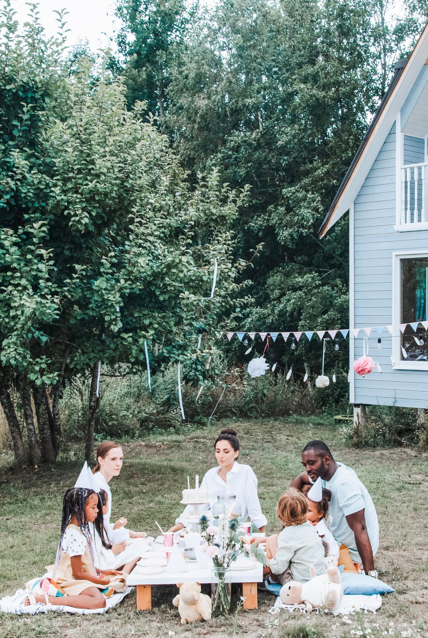 The 4 Essentials When Planning a Backyard Party