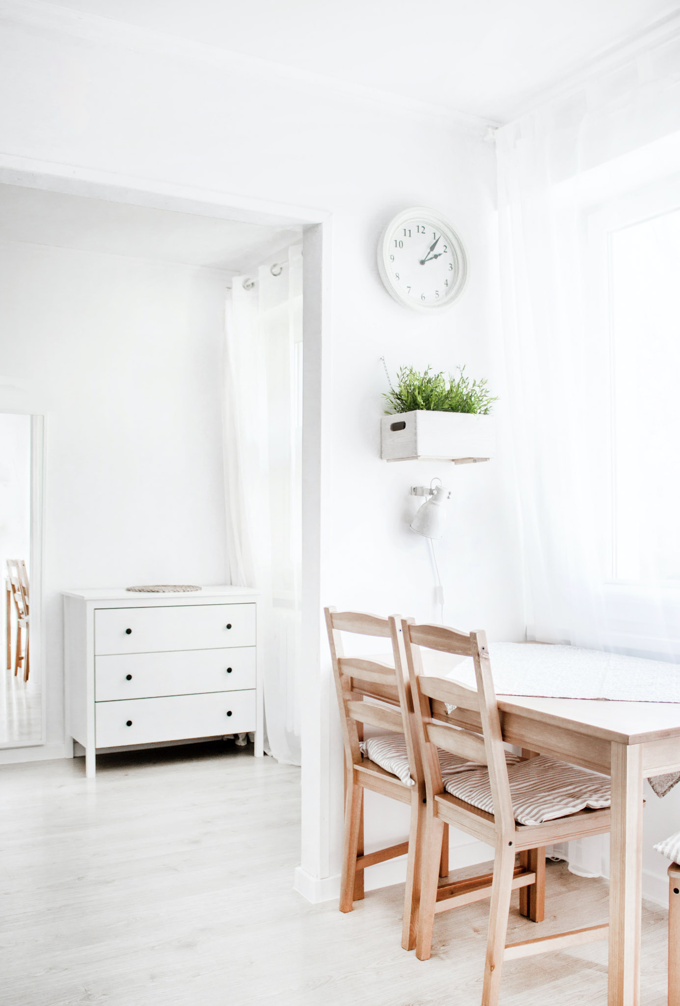Effortless Ways to Maintain a Constantly Clean Living Space