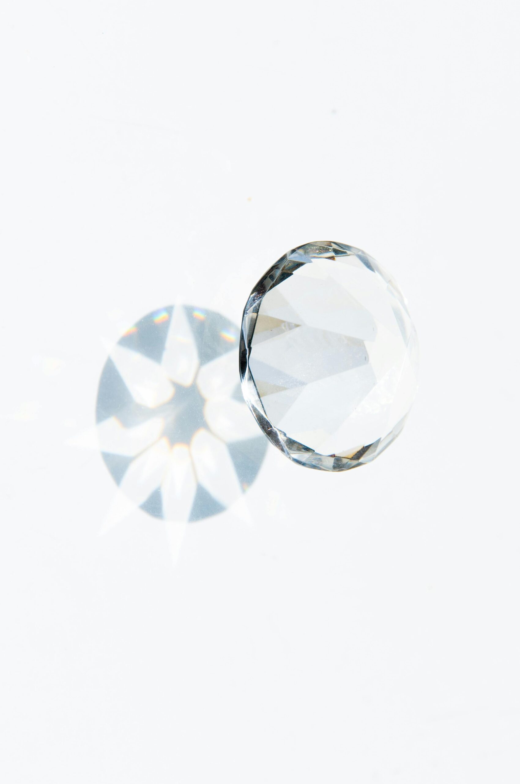 A solitaire diamond, this article covers the rise of lab diamonds and why shoppers worldwide love them.